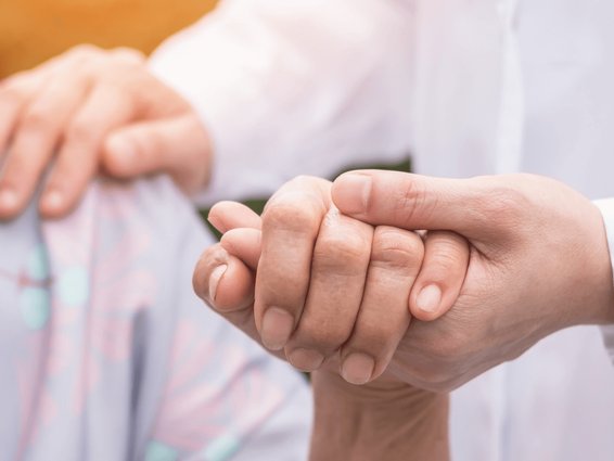 4 Expert Tips for Caring for Someone With Alzheimer’s