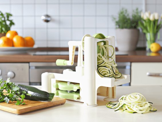 4 Kitchen Gadgets That Make Cooking a Breeze
