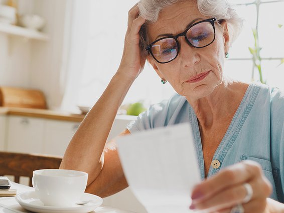 Smart Ways to Save on Monthly Expenses