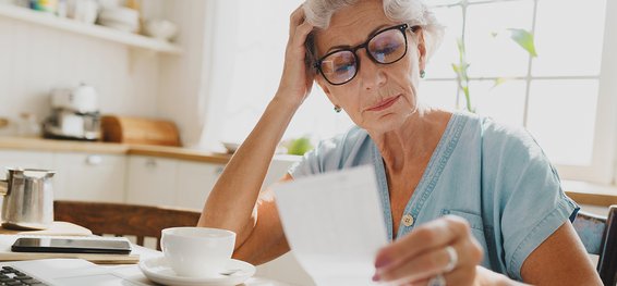 Smart Ways to Save on Monthly Expenses